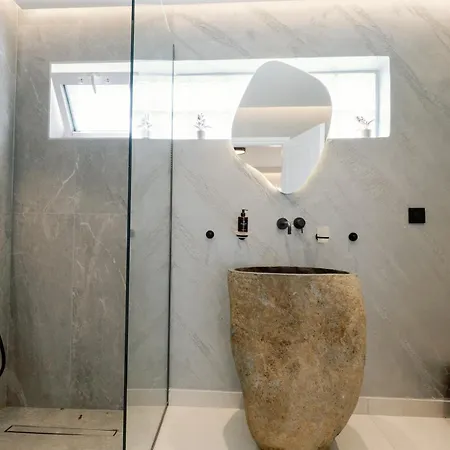 Old Town Luxury 3 Apartment